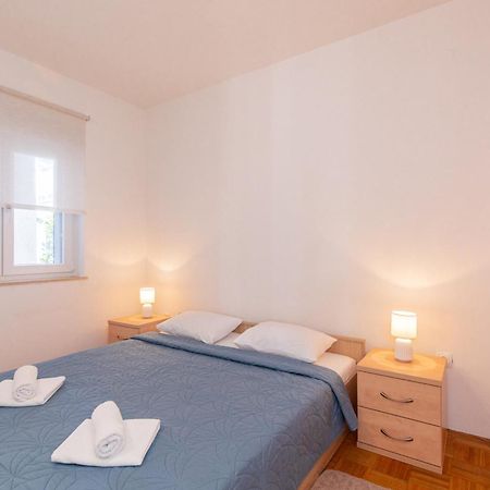 Apartment Laura Punat Εξωτερικό φωτογραφία